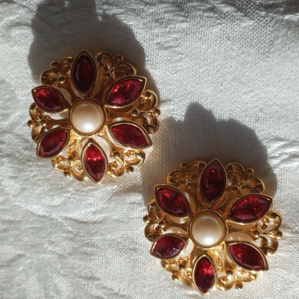 Avon vintage red rhinestone and faux Pearl scroll medallion clip-on earrings